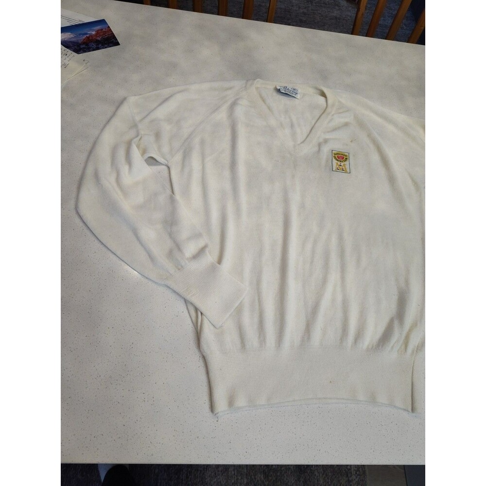 Medina Country Club Ohio Pickering Sweater Men's Medium White V-Neck USA Damaged